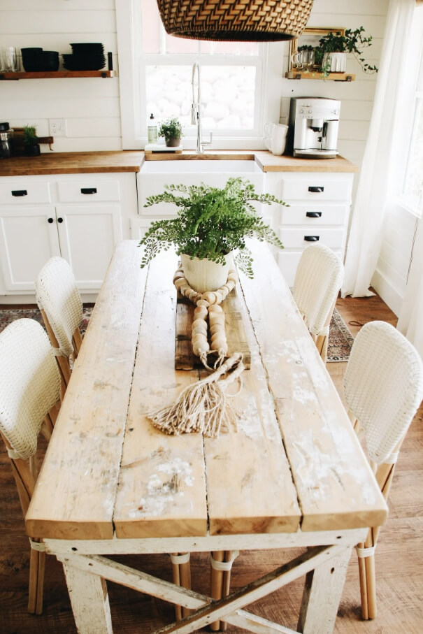 Cottage-Styled Springtime Kitchen Decor Idea