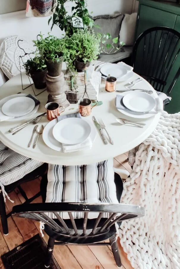 Natural Farmhouse Style Spring Table Decor