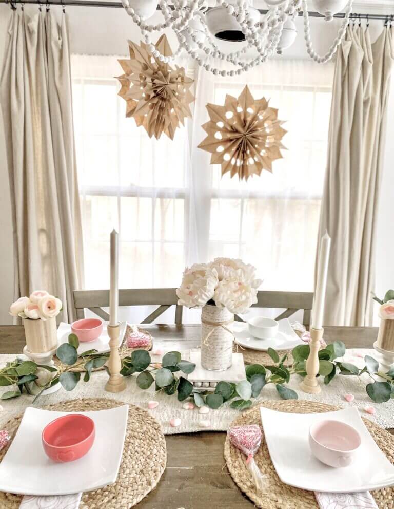 Harnessing Neutrals in Your Dining Table Decor
