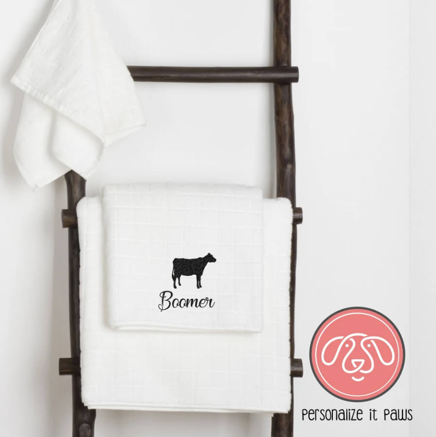 Personalized Cotton Towel Featuring an Embroidered Cow