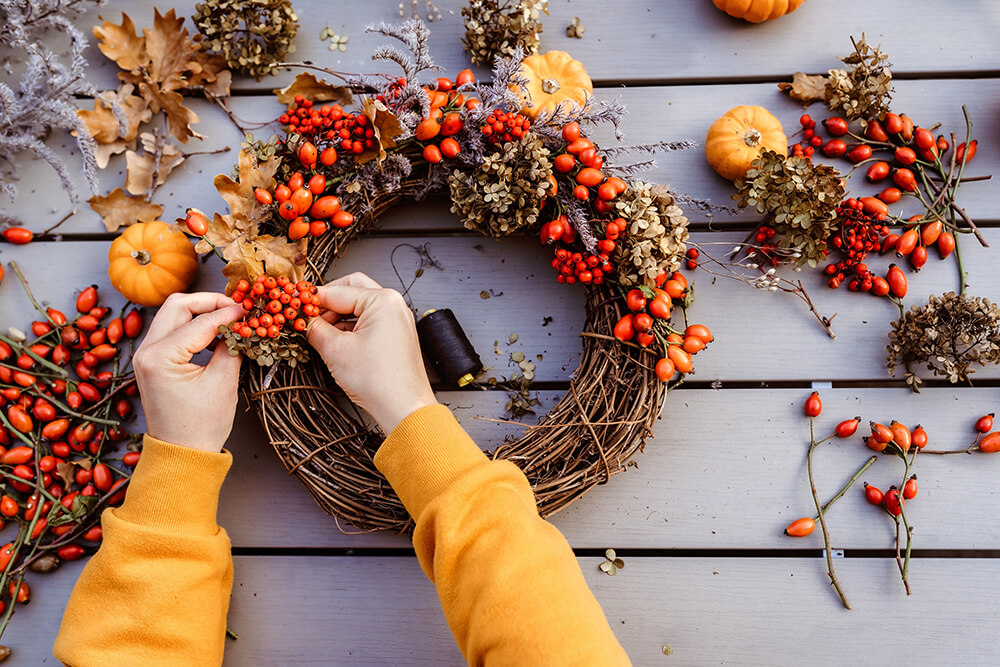 How to make cheap DIY crafts for fall?